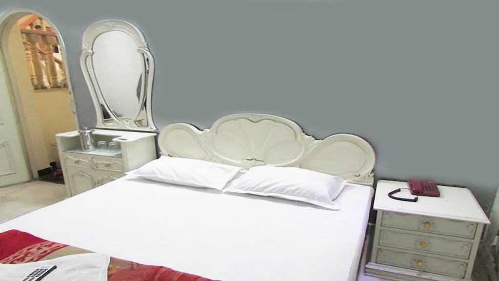 Aafreen International Villa Колката Екстериор снимка